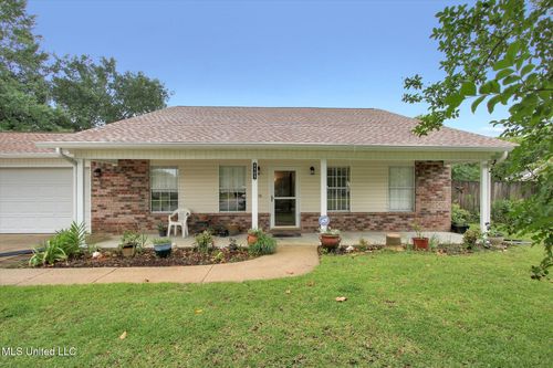 8809 Old Walnut Rd, Ocean Springs, MS, 39564-9439 | Card Image