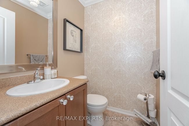 29 Delight Way, House attached with 3 bedrooms, 3 bathrooms and 1 parking in Whitby ON | Image 18