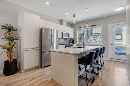302-218 Sherwood Square Nw, Calgary, AB, T3R0Y2 | Card Image