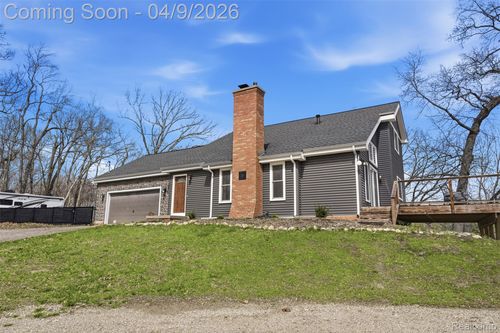 2929 Acorn Ln, Howell, MI, 48843-7323 | Card Image