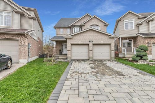956 Banffshire Crt, Kitchener, ON, N2R1W8 | Card Image