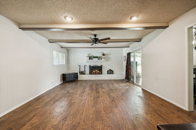 403 N Baugh St, House other with 3 bedrooms, 2 bathrooms and null parking in Alvarado TX | Image 8