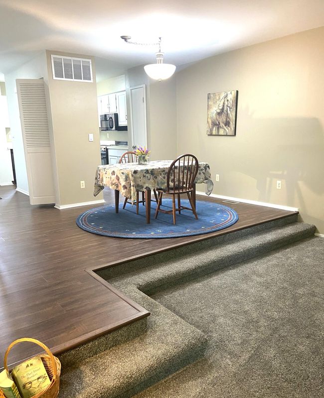 2165 Pauline Ct, Condo with 2 bedrooms, 2 bathrooms and null parking in Ann Arbor MI | Image 8