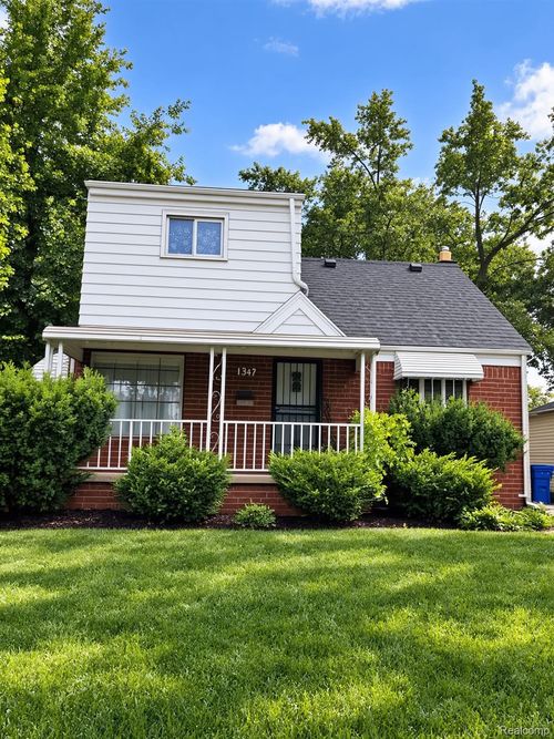 1347 Colonial Dr, Inkster, MI, 48141-1762 | Card Image