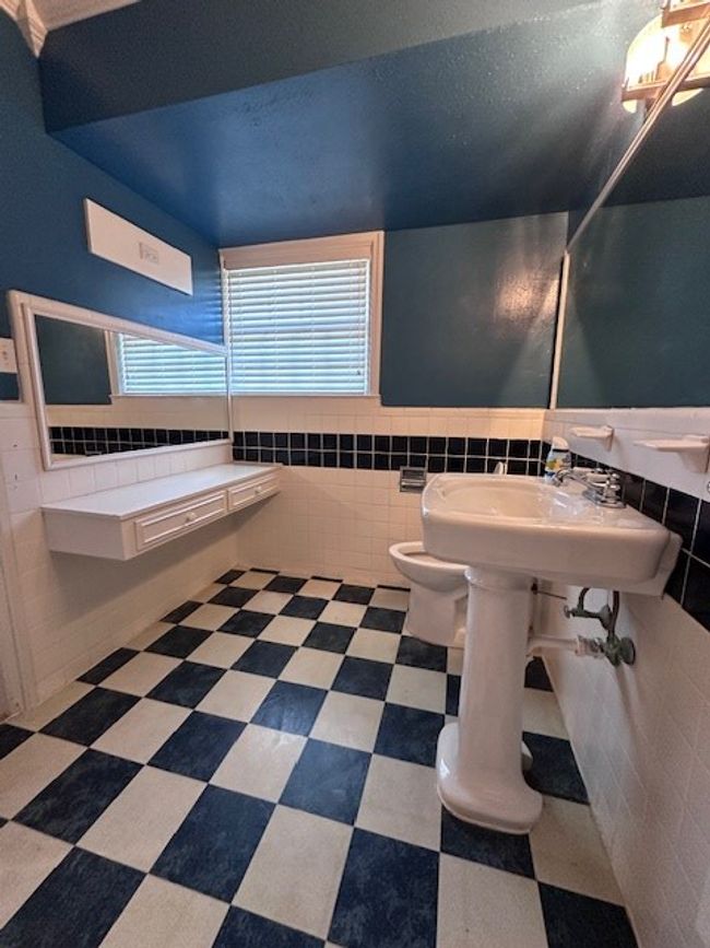 Bathroom 3 | Image 22