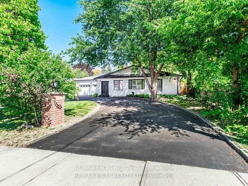 657 Old Harwood Ave, Ajax, ON, L1Z1E4 | Card Image