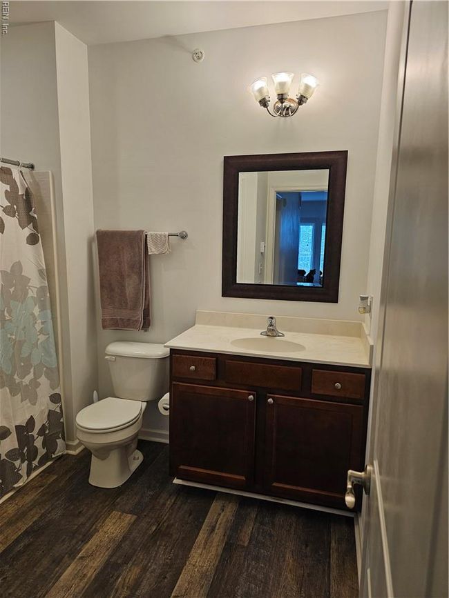 Hall Bath | Image 19