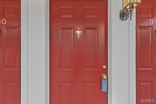 9112 W Swan Cir, Brentwood, MO, 63144-1624 | Card Image