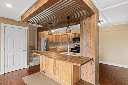 112704 Hundertmark Rd, Chaska, MN, 55318-1438 | Card Image