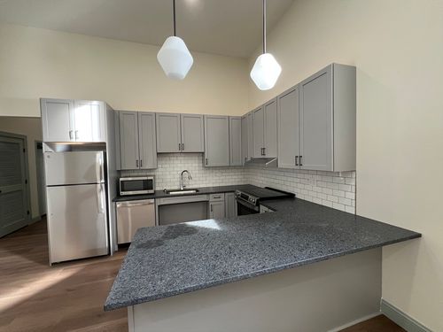 17-160 Seabury St, Fall River, MA, 02720-4929 | Card Image