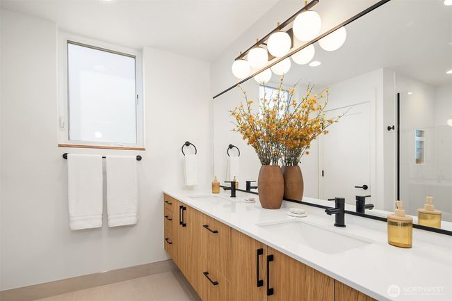 B - 2419 Nw 57 Th St, Townhouse with 3 bedrooms, 2 bathrooms and null parking in Seattle WA | Image 18