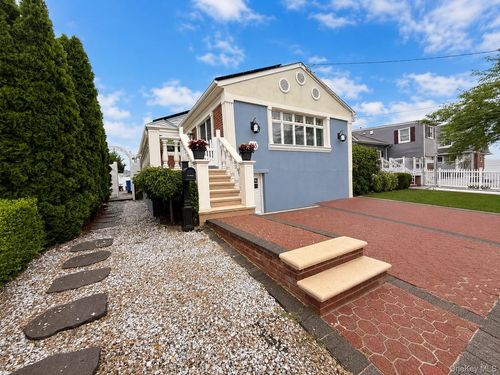 515 Beach 139th St, Belle Harbor, NY, 11694-1217 | Card Image