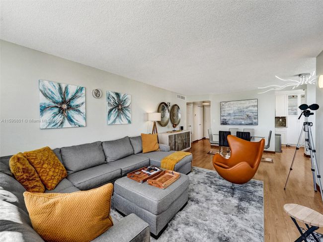 1702 - 1833 S Ocean Dr, Condo with 2 bedrooms, 2 bathrooms and null parking in Hallandale Beach FL | Image 14