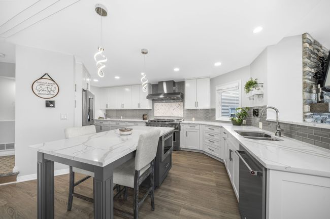 32633 River Rd, House other with 4 bedrooms, 3 bathrooms and null parking in Harrison Twp MI | Image 6