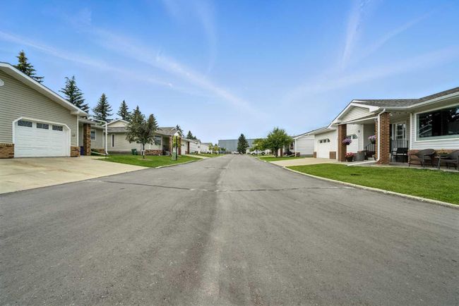 69 - 2816 Botterill Crescent, Townhouse with 2 bedrooms, 2 bathrooms and 2 parking in Red Deer AB | Image 28