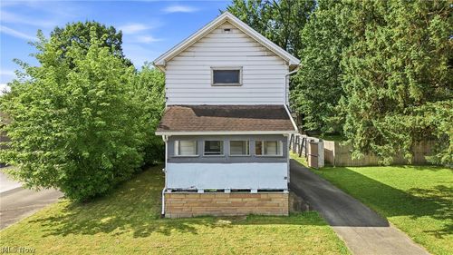 22 Spring St, Struthers, OH, 44471-1744 | Card Image