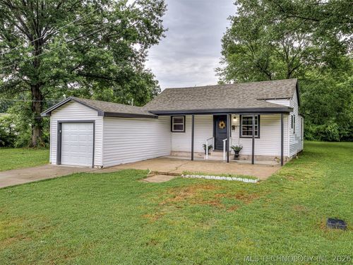 612 Washington Ave, Wagoner, OK, 74467-3324 | Card Image
