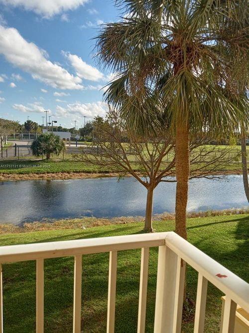 apt-213-3940 Nw 42nd Ave, Lauderdale Lakes, FL, 33319-4833 | Card Image