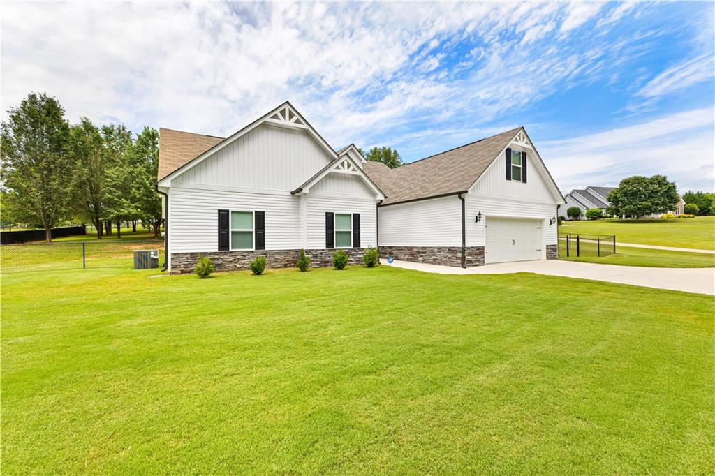 Honeysuckle Ln, Temple, GA 30179