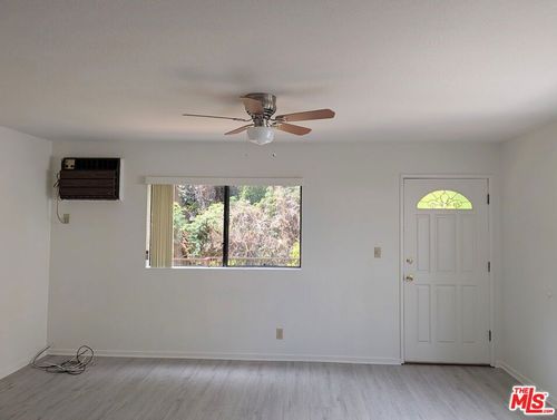apt-5-3988 Moore St, Los Angeles, CA, 90066-4194 | Card Image