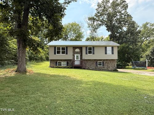 399 Hillcrest Dr, Greeneville, TN, 37745-4152 | Card Image