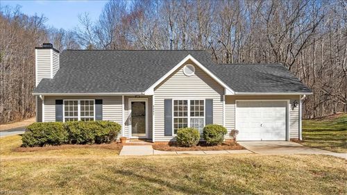 6867 Ironwood Cir, Greensboro, NC, 27410-8003 | Card Image