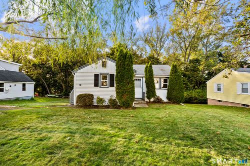 18 Gilbert Ln, Branford, CT, 06405-3445 | Card Image