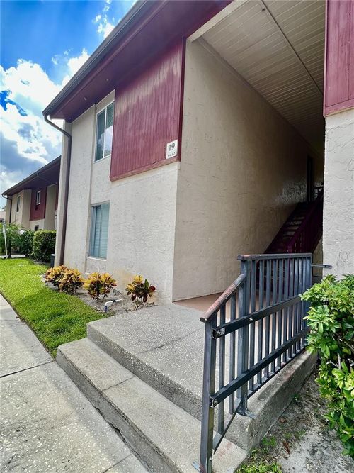 29916 Alta Vita Ln, WESLEY CHAPEL, FL, 33543-6782 | Card Image