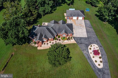 813 Coan Harbour Dr, LOTTSBURG, VA, 22511-2644 | Card Image