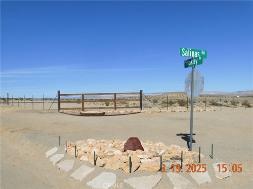38501 Hinkley Rd, Hinkley, CA, 92347 | Card Image