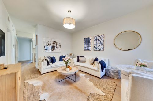 apt-204-2216 San Gabriel St, Austin, TX, 78705-5033 | Card Image