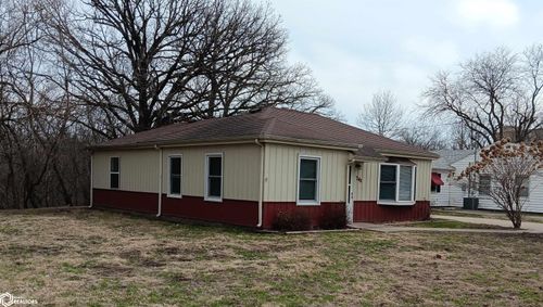 742 Pocahontas Ln, Ottumwa, IA, 52501-4021 | Card Image