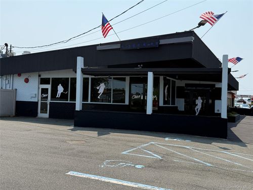 4245 Austin Blvd, Island Park, NY, 11558-1625 | Card Image