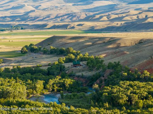 581 E Fork Rd, Dubois, WY, 82513-9610 | Card Image