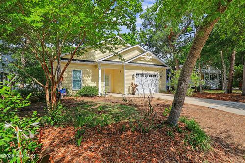 107 Se 35th St, Oak Island, NC, 28465-5806 | Card Image