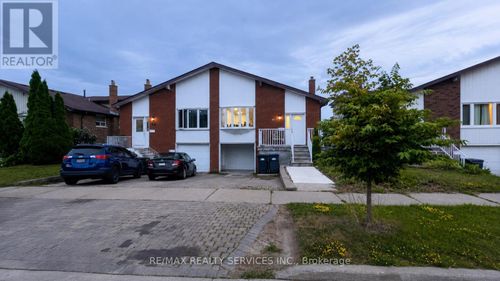 71 Newlyn Cres, Brampton, ON, L6V3A9 | Card Image