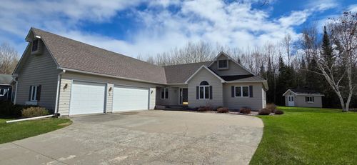 2205 Crabtree Blvd, International Falls, MN, 56649-2174 | Card Image