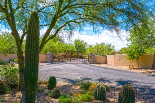 15-1972 N Corte El Rancho Merlita, Tucson, AZ, 85715-4493 | Card Image