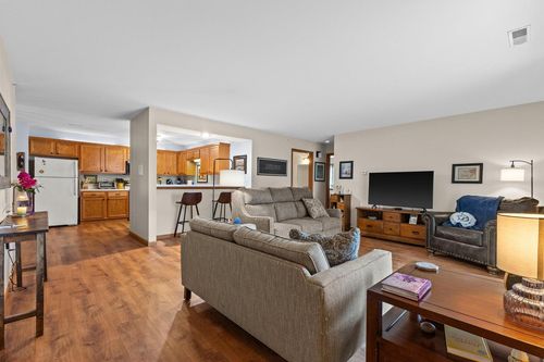 8-9342 W Loomis Road, Franklin, WI, 53132 | Card Image