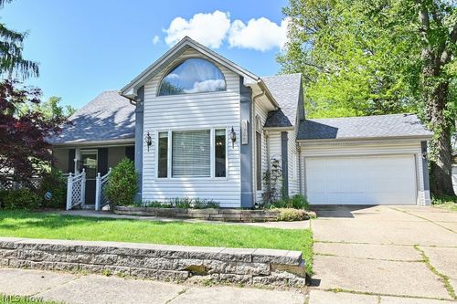 1910 Tudor St, Cuyahoga Falls, OH, 44221-4120 | Card Image