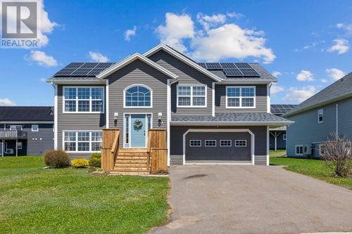 118 Essex Cres, Charlottetown, PE, C1E0G8 | Card Image