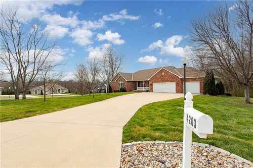 4203 Se Willow Ridge Ct, Blue Springs, MO, 64014-6315 | Card Image