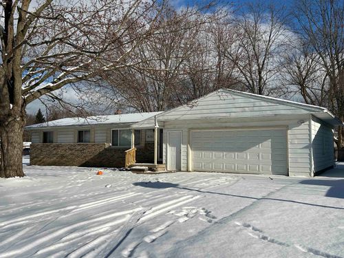 4351 Wheatland Dr, Swartz Creek, MI, 48473-8255 | Card Image