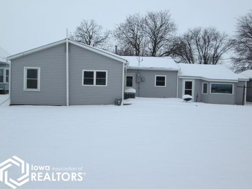 711 1st St Ne, Belmond, IA, 50421-1558 | Card Image