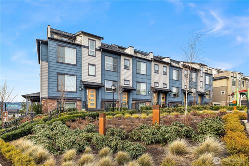 1027 6th Walk Ne, Issaquah, WA, 98029-5027 | Card Image