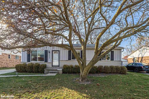 3043 Heritage Dr, Troy, MI, 48083-5718 | Card Image
