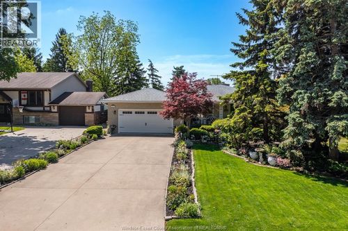 12139 Papineau Crt, Tecumseh, ON, N8N3B5 | Card Image