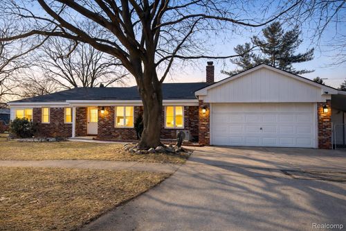 5441 Arden Ave, Warren, MI, 48092-1189 | Card Image