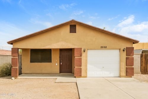 2558 E Broadway Rd, Phoenix, AZ, 85040-2624 | Card Image