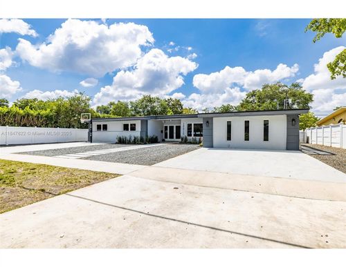 19810 Ne 22nd Ave, Miami, FL, 33180-2137 | Card Image